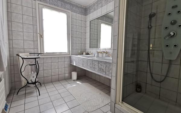 Maison à vendre    6 pièces • 191 m2 Périgny