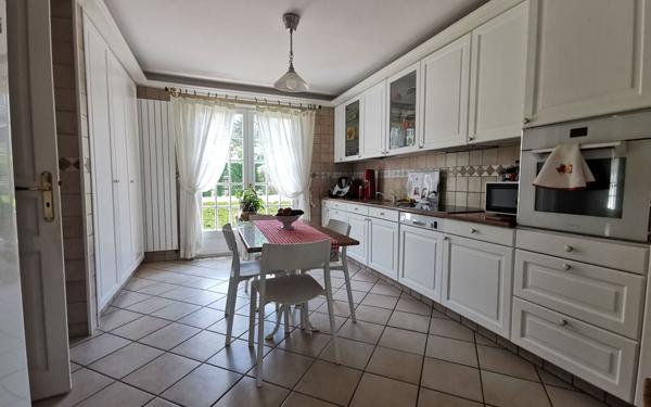 Maison à vendre    6 pièces • 191 m2 Périgny