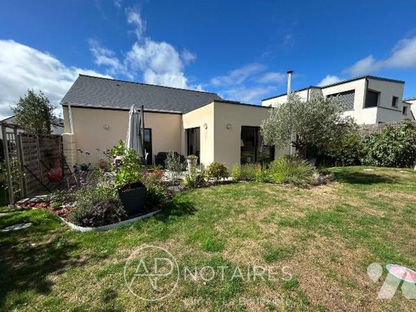 Liffré - Maison de plain-pied de 2018, 3 chambres et joli jardin arboré

À proximité immédiat...