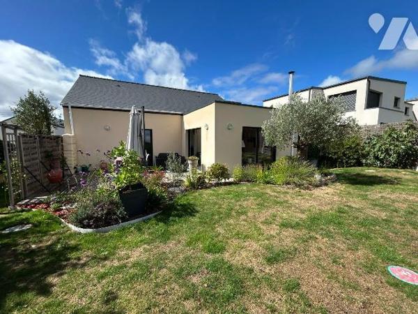 Liffré - Maison de plain-pied de 2018, 3 chambres et joli jardin arboré

À proximité immédiat...