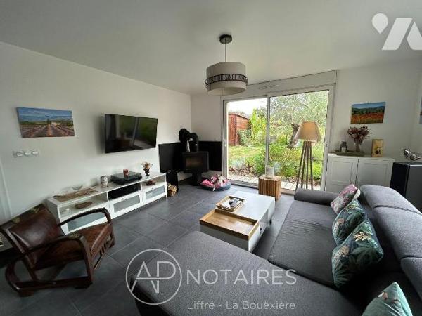 Liffré - Maison de plain-pied de 2018, 3 chambres et joli jardin arboré

À proximité immédiat...