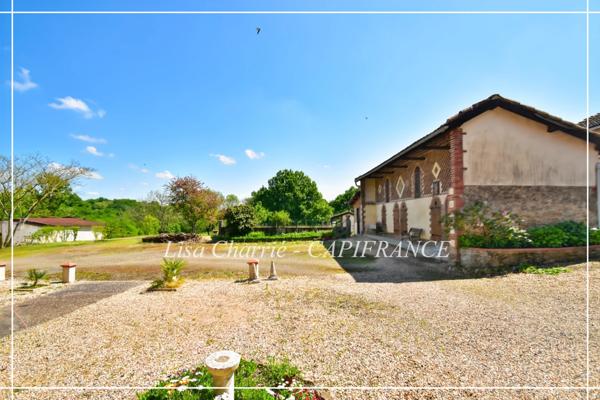 Propriété de charme à vendre 8 pièces proche de NOGARO (32) 240 m2 habitables implantée sur 9 HECTARES de terrain SANS VIS-A-VIS, CAMPAGNE GERSOISE
