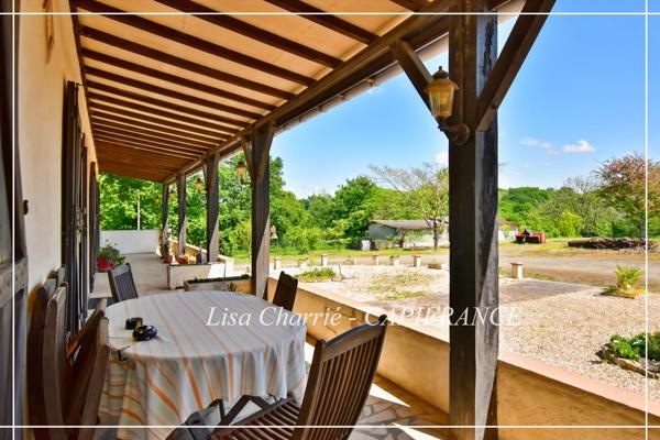 Propriété de charme à vendre 8 pièces proche de NOGARO (32) 240 m2 habitables implantée sur 9 HECTARES de terrain SANS VIS-A-VIS, CAMPAGNE GERSOISE