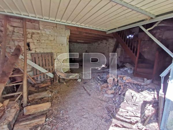 Jaulnay Maison ancienne Ajouter à ma sélection Référence : 8074