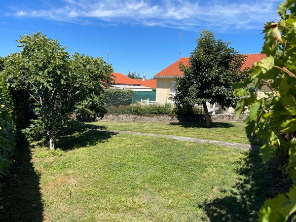 Plain-pied  156 m², 6 chambres a proximité immédiate à pied d'écoles, lycées et tous commerces