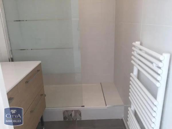 Appartement à louer 3 pièces 65.22m² Vaulx-en-Velin (69120)
