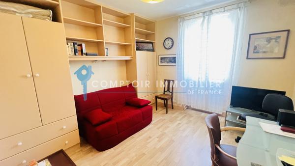 Maison
                                                                                                                                                                                                                                                                                                                        7 pièce(s)                                                                                                                                                                                                          5 chambre(s)                                                                                                                                                                                                          180  m²