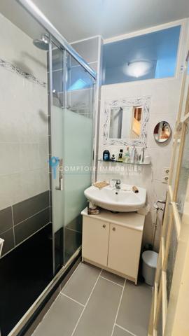 Maison
                                                                                                                                                                                                                                                                                                                        7 pièce(s)                                                                                                                                                                                                          5 chambre(s)                                                                                                                                                                                                          180  m²