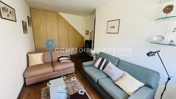Maison
                                                                                                                                                                                                                                                                                                                        7 pièce(s)                                                                                                                                                                                                          5 chambre(s)                                                                                                                                                                                                          180  m²