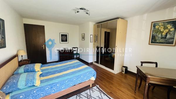 Maison
                                                                                                                                                                                                                                                                                                                        7 pièce(s)                                                                                                                                                                                                          5 chambre(s)                                                                                                                                                                                                          180  m²