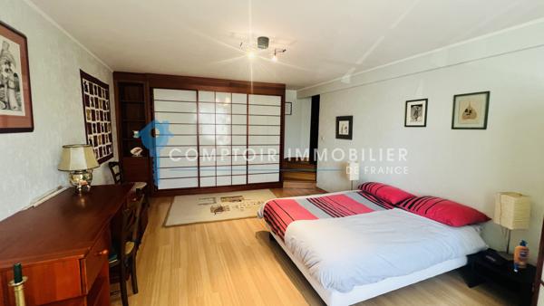 Maison
                                                                                                                                                                                                                                                                                                                        7 pièce(s)                                                                                                                                                                                                          5 chambre(s)                                                                                                                                                                                                          180  m²