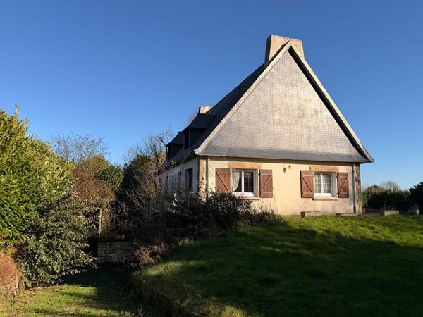 A VENDRE MAISON 4 chambres SORTIE QUIMPER route de PLOGONNEC 2432M2