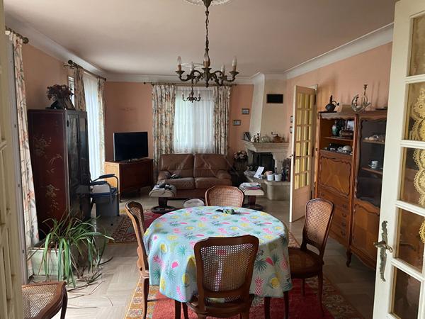 A VENDRE MAISON 4 chambres SORTIE QUIMPER route de PLOGONNEC 2432M2