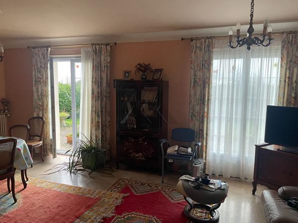 A VENDRE MAISON 4 chambres SORTIE QUIMPER route de PLOGONNEC 2432M2