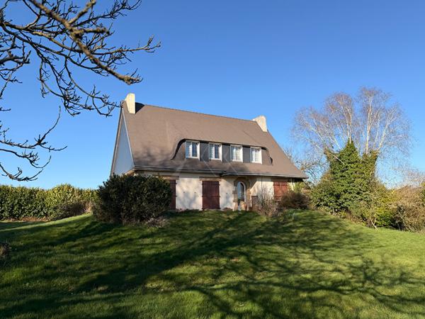 A VENDRE MAISON 4 chambres SORTIE QUIMPER route de PLOGONNEC 2432M2