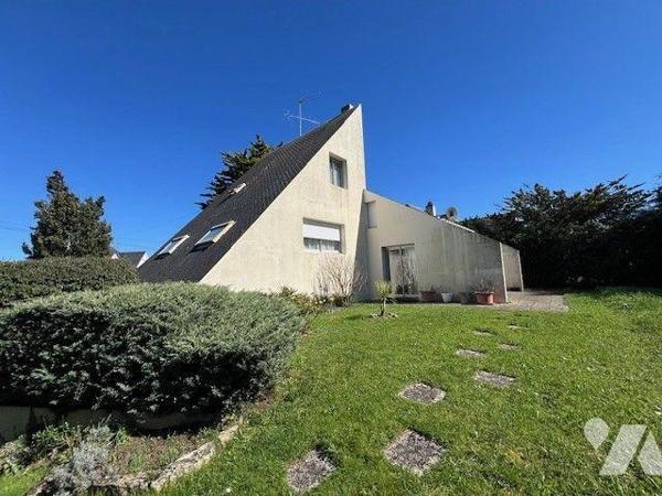 A VENDRE - LA BAULE - SECTEUR DES TROIS FONTAINES - PROCHE CENTRE ET GARE DE LA BAULE 
Dans se...