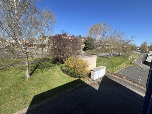 Local professionnel avec visibilité exceptionnelle + option surface supplémentaire – Rond-point de la Gineste, Rodez