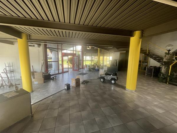 Local professionnel avec visibilité exceptionnelle + option surface supplémentaire – Rond-point de la Gineste, Rodez