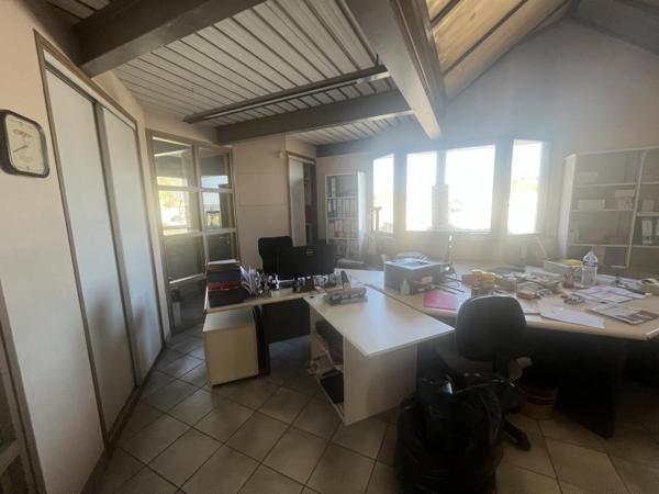 Local professionnel avec visibilité exceptionnelle + option surface supplémentaire – Rond-point de la Gineste, Rodez