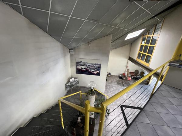 Local professionnel avec visibilité exceptionnelle + option surface supplémentaire – Rond-point de la Gineste, Rodez