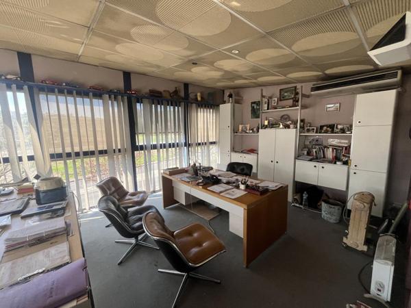 Local professionnel avec visibilité exceptionnelle + option surface supplémentaire – Rond-point de la Gineste, Rodez