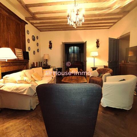 Château à vendre 9 pièces de 300 m²