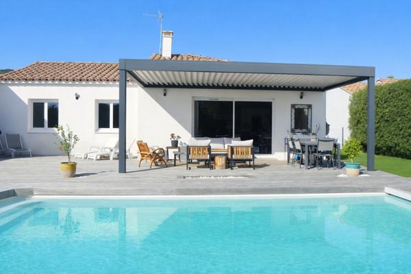 LA FARLEDE – Maison contemporaine avec piscine