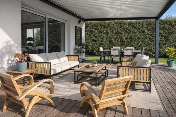 LA FARLEDE – Maison contemporaine avec piscine