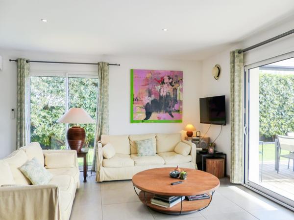 LA FARLEDE – Maison contemporaine avec piscine