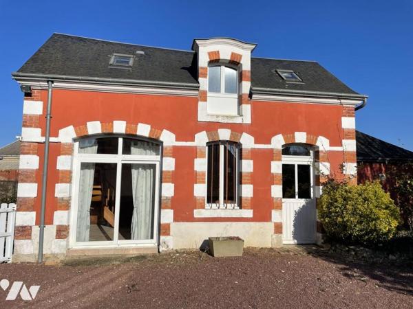 MAISON de Maitre de centre bourg, de 155m² avec DEPENDANCES sur MAROLLES LES BRAULTS