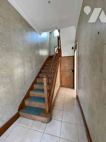 MAISON de Maitre de centre bourg, de 155m² avec DEPENDANCES sur MAROLLES LES BRAULTS