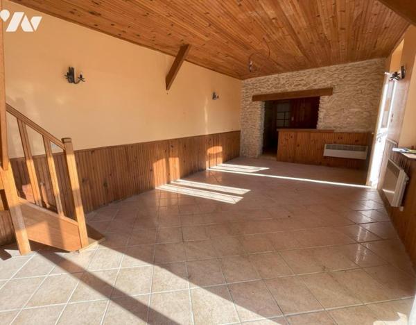 MAISON de Maitre de centre bourg, de 155m² avec DEPENDANCES sur MAROLLES LES BRAULTS