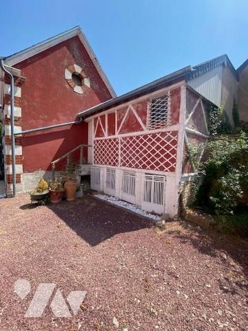 MAISON de Maitre de centre bourg, de 155m² avec DEPENDANCES sur MAROLLES LES BRAULTS