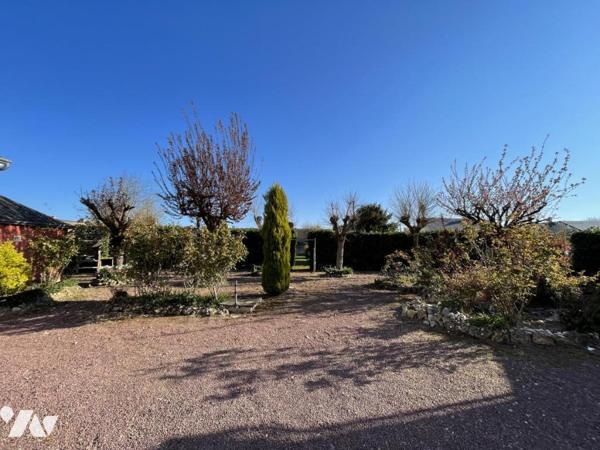 MAISON de Maitre de centre bourg, de 155m² avec DEPENDANCES sur MAROLLES LES BRAULTS