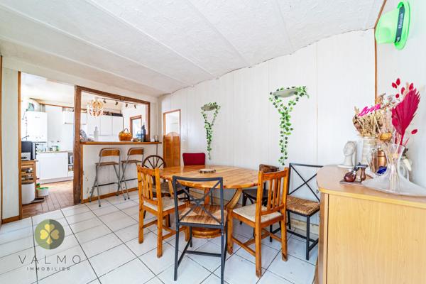 Maison
                                                                                                                                                                                                                                                                                                                        6 pièce(s)                                                                                                                                                                                                          4 chambre(s)                                                                                                                                                                                                          160  m²