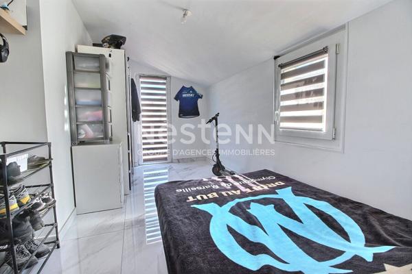 Marignane - A vendre Maison 5 pièces environ 110 m2 avec piscine et carport