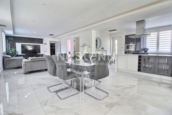 Marignane - A vendre Maison 5 pièces environ 110 m2 avec piscine et carport