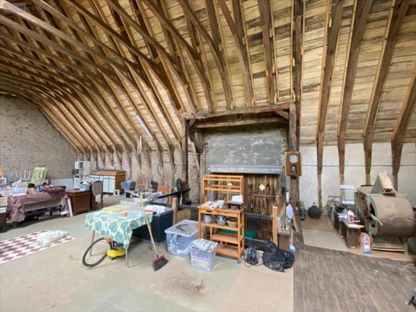 Maison à vendre à Saint-Illide dans le Cantal (15310), ref : 15061-1079964