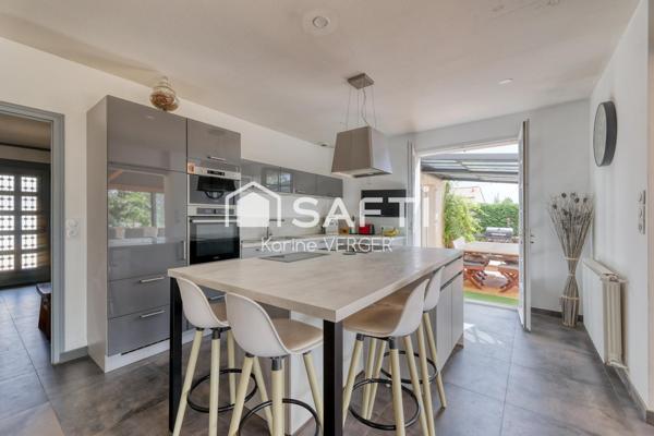 Maison familiale avec piscine à La Guyonnière