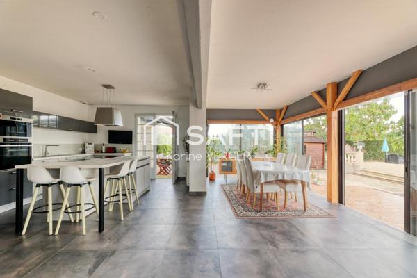 Maison familiale avec piscine à La Guyonnière