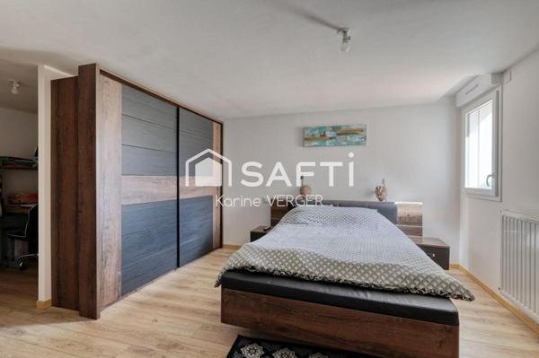 Maison familiale avec piscine à La Guyonnière