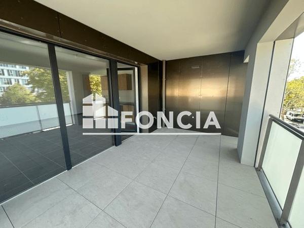 Location Appartement 3 pièces 69.5 m² - 11 RUE COLOMBINE Grenoble 38100