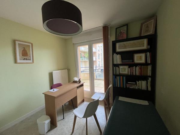 BUREAUX PROFESSIONNELS – BOURRAN – 1er ÉTAGE AVEC ASCENSEUR – Garage + Cave