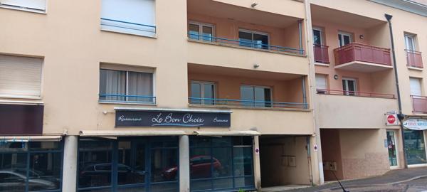 BUREAUX PROFESSIONNELS – BOURRAN – 1er ÉTAGE AVEC ASCENSEUR – Garage + Cave