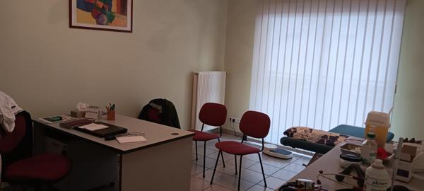 BUREAUX PROFESSIONNELS – BOURRAN – 1er ÉTAGE AVEC ASCENSEUR – Garage + Cave