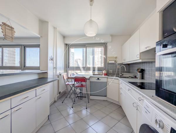 Appartement
         4 pièces
        - 87 m² Exclusivité 449 000 € *