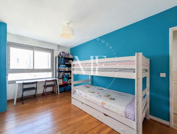 Appartement
         4 pièces
        - 87 m² Exclusivité 449 000 € *