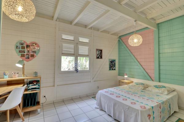 SAINTE LUCE (972) - Villa créole T5 avec bungalow indépendant et piscine – À 300 m de la plage