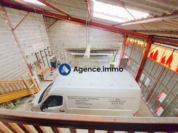 À vendre - Locaux d'activités/entrepôts 221 m² situé à Saint-Paterne-Racan (37370)