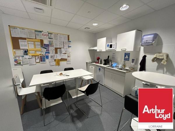 BUREAUX à LOUER de 279 m²